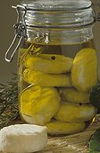 Fromages de chèvre "Picodons"  dans l'huile d'olive