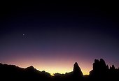 Beginning of night and crescent of moon Las Canadas Tenerife ; Age of the Moon : 2 days 14 hours<br>Near the Teide Peak, above Roques de Garcia.