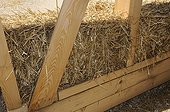 Building a straw house-frame wood France  ; Coated natural lowland bioclimatic energy HQE<br>Orchard House Landscape and Energy 
