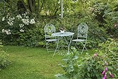 Table and chairs metal undergrowth Le Jardin des Lianes ; Le jardin des lianes