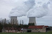 Farm and Nogent Nuclear Power Plant France ; Year built : 1981<br>Its two nuclear reactors develop a unit capacity of 1300 MW, producing about a third of the yearly electricity consumption of Île-de-France. Each cooling tower (air cooling) is 165 m high. 