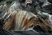 Randonneurs dans un paysage volcanique en Islande
