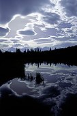 Wonder lake in the NP Denali in Alaska in autumn