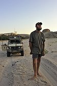 Veterinarian working in north-western Namibia  ; Philip (Flip) Stander, ONG "Desert lion"