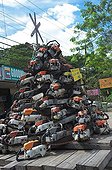 Christmas tree made with chainsaws Philippines ; Protests Filipino fighting against deforestation on the island of Palawan <br>Help us to fight against illegal logging <br>PNNI (Palawan NGO Network Incorporated) 