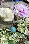 Easter egg and bouquet  to decorate a table in a garden ; Designer: Pierre-Alexandre RISSER 