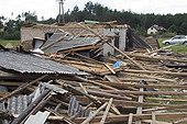 Building after a tornado Pomeranian Poland  ; According to the Polish Information TVN24 chain tornado reached Force 2 with winds bordering the 200 km / h. Five hundred and fifty acres of forest were destroyed in the forest Tuchola. 