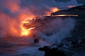 Hawaii island ; Lava flowing into the Pacific Ocean, Volcanoes National Park, Big Island, Hawaii