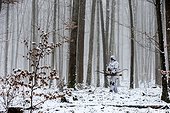 Bowhunting winter Vosges France ; Dress winter camouflage