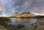 Pink light over Torres del Paine peaks - Patagonie Chile