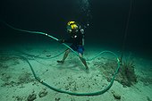 Umbilical aquanaut - Aquarius Reef Base Florida ; with "Superlight" helmet/hard hat