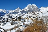 Circus Lescun winter - Aspe Valley Pyrenees France