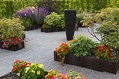 Flowerbeds at Jardins fruitiers de Laquenexy ; Le jardin des fleurs à croquer 