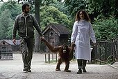 Marie-Claude Bomsel and Ralfone ; Marie-Claude Bomsel is veterinarain in the ménagerie du jardin des plantes.<br>Ralfone, the Orang-utang have been treated at the ménagerie after an illegal trade. She was relased in her natural home at Bornéo a few years after.