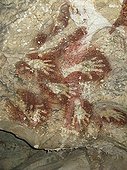 Hands negative - Cave Sumpang bita Sulawesi Indonesia  ; In October 2014, these paintings have been recognized as one of the oldest in the world (- 39 000 years) by a team of US researchers. 