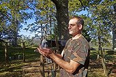 Installing palombière in a wood - Basque Country France  ; Pantiere Lanne,<br>