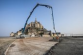 Finishing the access esplanade at Mont Saint-Michel - France ; Casting the last part of the Mont Saint-Michel access the esplanade.<br>Last major construction work of the building site