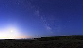 Last glow of the Milky Way - Isle of Houat France ; The Milky Way is fading gradually in the sky that glows because of the presence of the Crescent Moon, but especially because of the progression of dusk