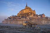 Construction of the East weir separator - Mont Saint Michel  ; Restoration work of the maritime character of Mont Saint-Michel.