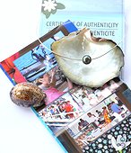 Jewelry with black pearl of Tahiti and certificate of authenticity ; Fake pearls can be polished when quality of their surface is not satisfactory then tinted, irradiated or undergo a treatment to modify colors and luster.Even on Tahiti, trade in counterfeits has appeared and some local dealers are abusing the naivety of tourists by selling counterfeit,