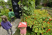 Children visiting the garden - Wesserling Park France