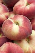 Peaches 'Sweet Cap' Saturn peach
