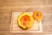 Making of an Halloween pumpkin decoration