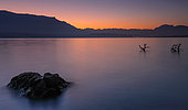Lever de soleil sur la massif de Belledonne, Lac du Bourget, Bourdeau, Savoie, France