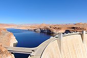 Glen Canyon Dam site, the construction of which created the famous Lake Powell, near Page, Arizona / Utah, USA