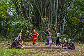 Dance "sạp" (bamboo dance) is a folk dance of the Muongs (North-West Vietnam) in early spring, New Caledonia