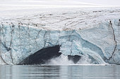 Calving or collapse of glacier Pedasenkobreen, Spitzberg, Svalbard
