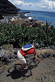 Mountain biker, Puerto de Tazacorte, La Palma, Canary Islands, Spain, Europe