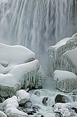 Chutes du Niagara en hiver, Vue des chutes américaines depuis le Canada, New York, USA