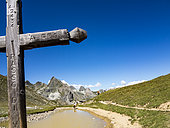 Vallée étroite pass (border between Savoie - Auvergne-Rhône-Alpes and Hautes-Alpes - PACA), GR5 trail, Alps, France