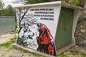 In the village of Civitella Alfedena, in the heart of the Abruzzo National Park, the tourist economy is dedicated to the italian wolf, mainly, as well as to the deer and the Marsican bear, which can sometimes be seen in the vicinity of the municipality, and even in the streets. The slightest location is a pretext for reminding us that in this region, the population lives in harmony with the wild fauna that it protects... Italy