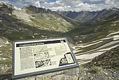 Bonnette pas road, Restefond false pass (2802 m), Haute-Tinée Valley, Mercantour National Park, Alps, France