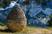 Sentinel, Andy Goldsworthy, 1999, Col du Défens, Alpes de haute Provence, France "The work Sentinels, which is part of the Refuge d'art project, is a journey through the Dignois region, at the foot of the Southern Alps. Such a project associates art, nature and the territory. The three Sentinels are stone cairns, one for each of the three valleys of the Haute-Provence Geological Reserve.