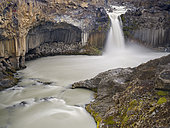 Waterfall Aldeyjarfoss. Das Hochland von Island an der Sprengisandur Piste. Europa, Nordeuropa, Island