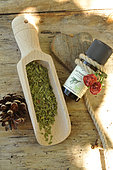Tarragon (Artemisia dracunculus), essential oils, aromatic plants, benefits : health