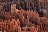 View of Bryce Amphitheater from Inspiration Point, coloured rock formations, fairy chimneys, morning light, Bryce Canyon National Park, Utah, USA, North America