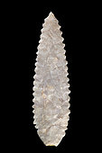 Arrowhead in chipped stone. Neolithic period. Found between 1970 and 1980 in the southern Sahara at El Golea Timimoun, eastern erg. Algeria. 7,1 cm.