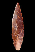 Arrowhead in chipped stone. Neolithic period. Found between 1970 and 1980 in the southern Sahara at El Golea Timimoun, eastern erg. Algeria. 4,2 cm.