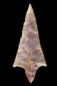 Arrowhead with peduncle in cut stone. Neolithic period. North Africa. 4,1 cm.