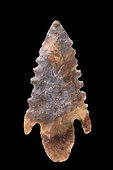 Arrowhead in cut stone with peduncle and wings. Neolithic period. North Africa. 2,9 cm.