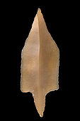 Arrowhead with peduncle in cut stone. Neolithic period. North Africa. 3 cm.