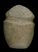 Ax with trapezoidal throat in basalt. Neolithic period. North Africa. 13,6cm.