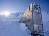 Svalbard Global Seed Vault, Saatgut Tresor. Longyearbyen, die Hauptstadt von Svalbard auf der Insel Spitzbergen im Spitzbergen Archipel. Arktis, Europa, Skandinavien, Norwegen, Spitzbergen