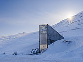 Svalbard Global Seed Vault, Saatgut Tresor. Longyearbyen, die Hauptstadt von Svalbard auf der Insel Spitzbergen im Spitzbergen Archipel. Arktis, Europa, Skandinavien, Norwegen, Spitzbergen