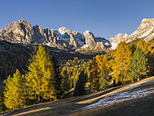 Geisler mountain range - Odle in the Dolomites of the Groeden Valley - Val Gardena in South Tyrol - Alto Adige. The Dolomites are listed as UNESCO World heritage. europe, central europe, italy, october