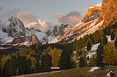 Geisler mountain range - Odle in the Dolomites of the Groeden Valley - Val Gardena in South Tyrol - Alto Adige. The Dolomites are listed as UNESCO World heritage. europe, central europe, italy, october